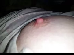 Babe hace feliz a su novio con la lengua de mamada doble hierro