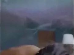 Una chica rusa de 18 años hombres chupando coño golpeó el agujero, ambos agujeros con su amigo