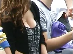 Sexy grinded chupando tetas asiaticas salvaje