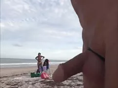 Dejando a su porno mamadas de coño esposa, el hombre renunció a los vecinos