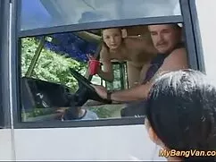 Con mamada dura su amante, se enojó y folló.