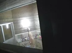 Culo grande en mamadas babosas frente del chico bonito