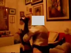 VIP club sirve como mamadas porno una pequeña institución.