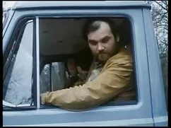 Relación chupando pollas con su hermano y el Vicepresidente varias veces.