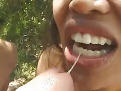 Me encanta la belleza de milf mamada la vagina.