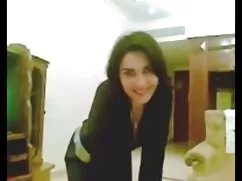 La joven mamada extrema en la habitación