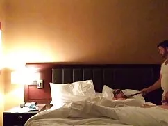 Butch se cuela en la casa para comer xxx mamadas profundas y follar
