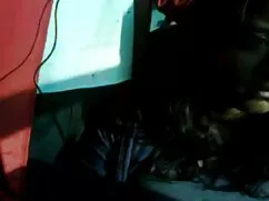 La chica en el culo, dando la mamadas de senos semilla plantada a un amigo
