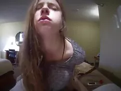 # Chica porno chupando pene rusa fresca en el coño #